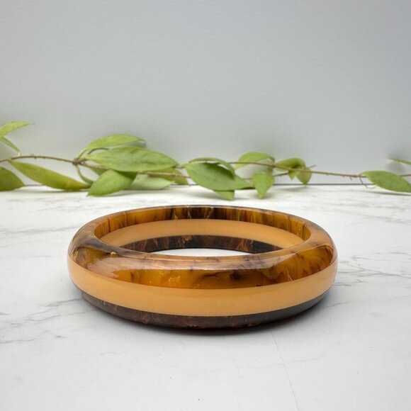 Art Deco Layered Bakelite Bangle Marbled Brown, Yellow and Banana Brown Tested - Picture 5 of 7